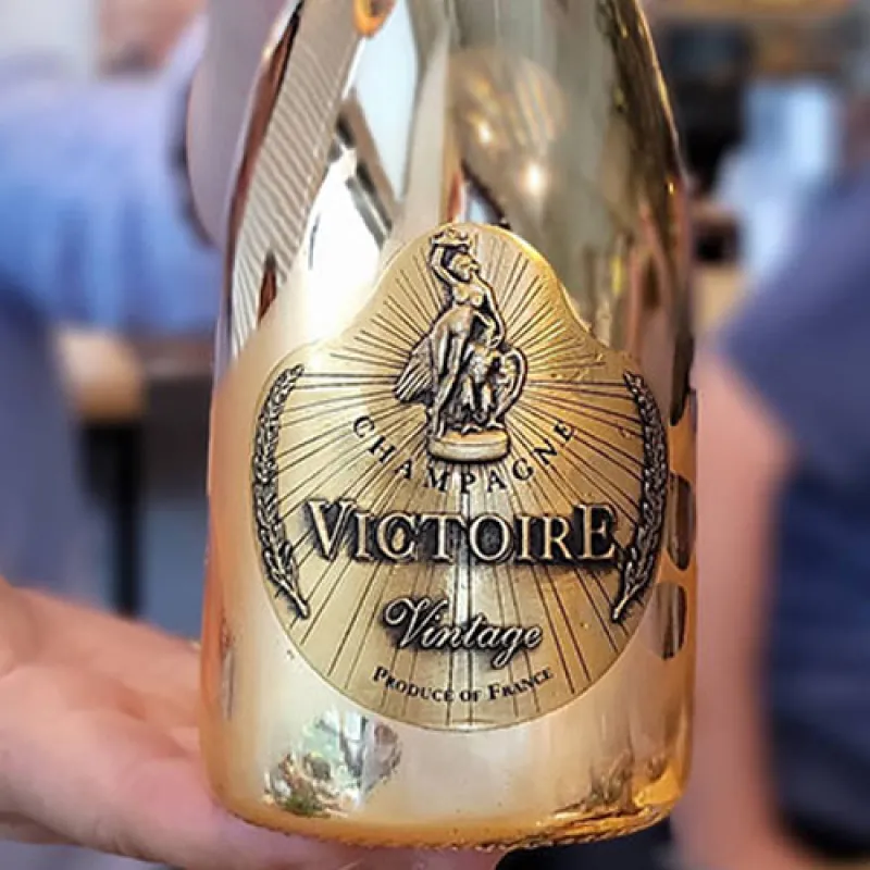 ruou-champagne-victoire-1 ruou-champagne-victoire-1