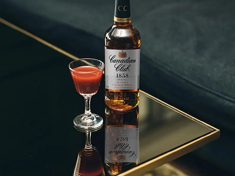 rượu whisky canadian club