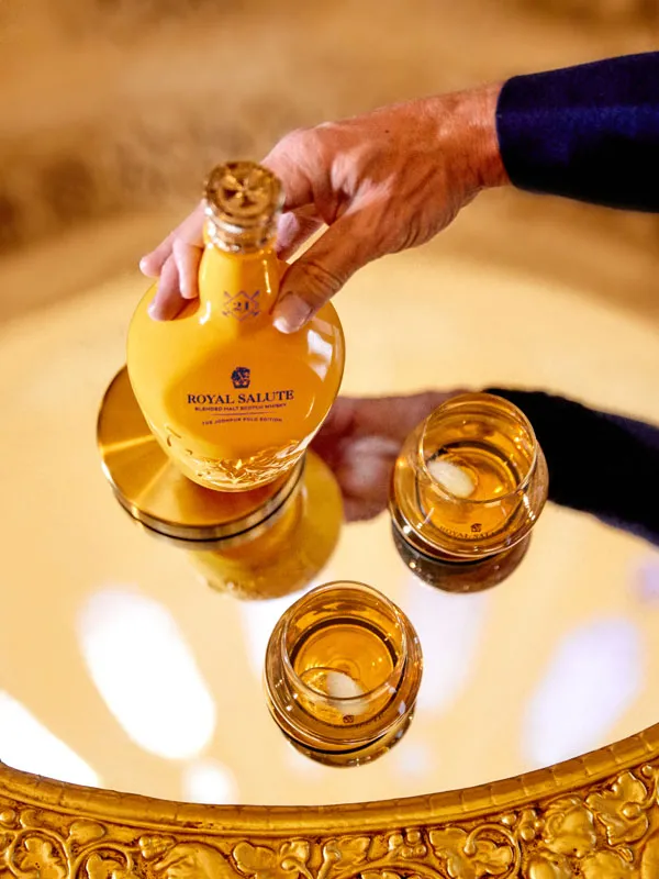 rượu whisky royal salute 21 year jodhpur polo edition