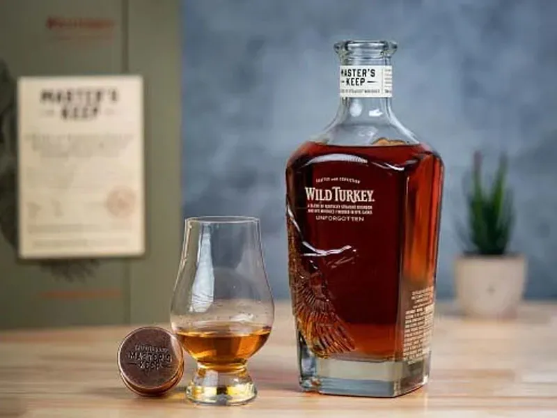rượu whisky wild turkey master's keep unforgotten