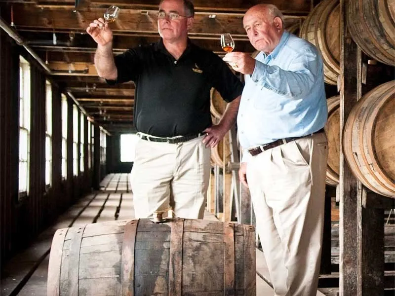 rượu whisky wild turkey rare breed