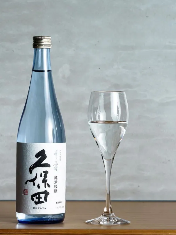 rượu sake kubota senjyu junmai ginjo 15% 720ml rượu sake kubota senjyu junmai ginjo 15% 720ml