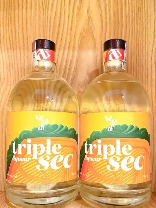 ve de di triple sec