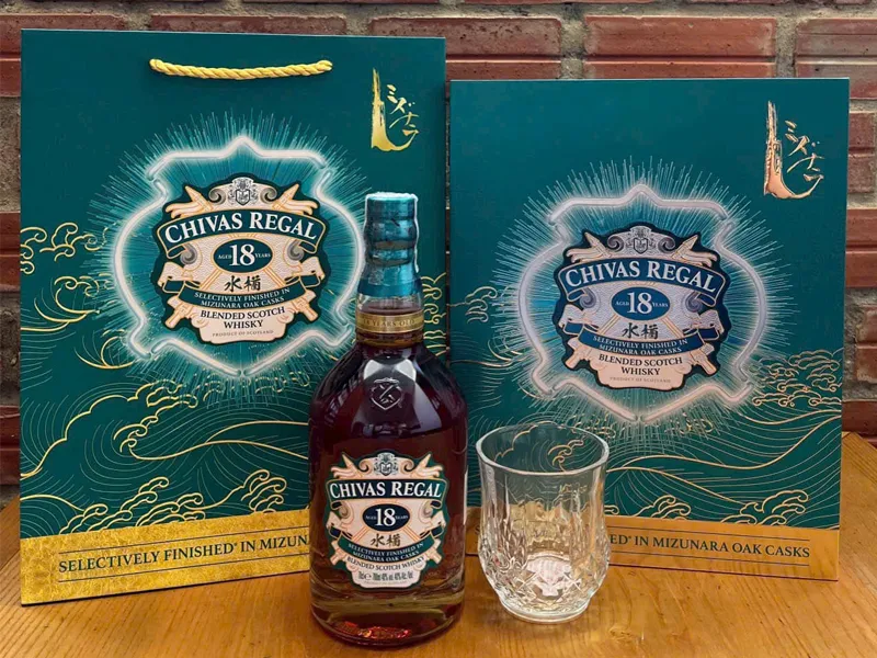 chivas 18 năm mizunara