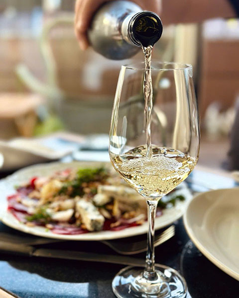 rượu vang trắng giá rẻ dưới 300k? rượu vang trắng giá rẻ dưới 300k?