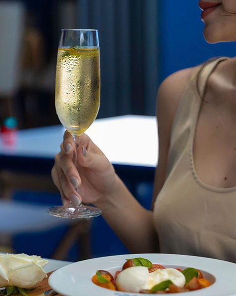 rượu vang trắng giá rẻ dưới 300k? rượu vang trắng giá rẻ dưới 300k?