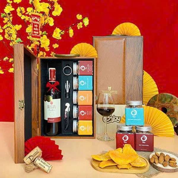 hộp quà tết rượu vang giá rẻ 2026: ở đâu, giá bao nhiêu?