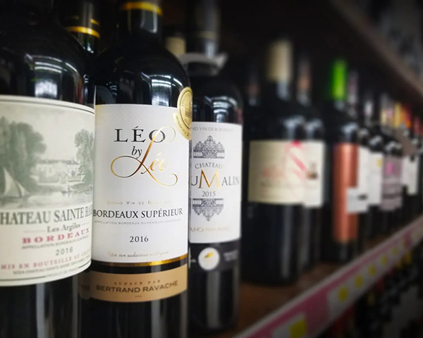 kết hợp rượu vang pháp giá rẻ với món ăn việt