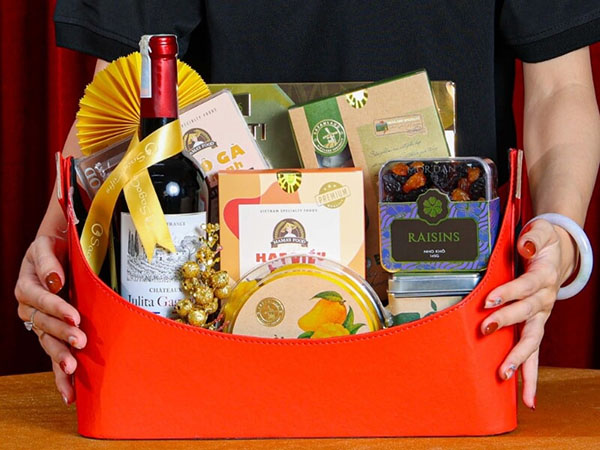 top 10 mẫu hộp quà tết 2026 vang giá rẻ đẹp nhất