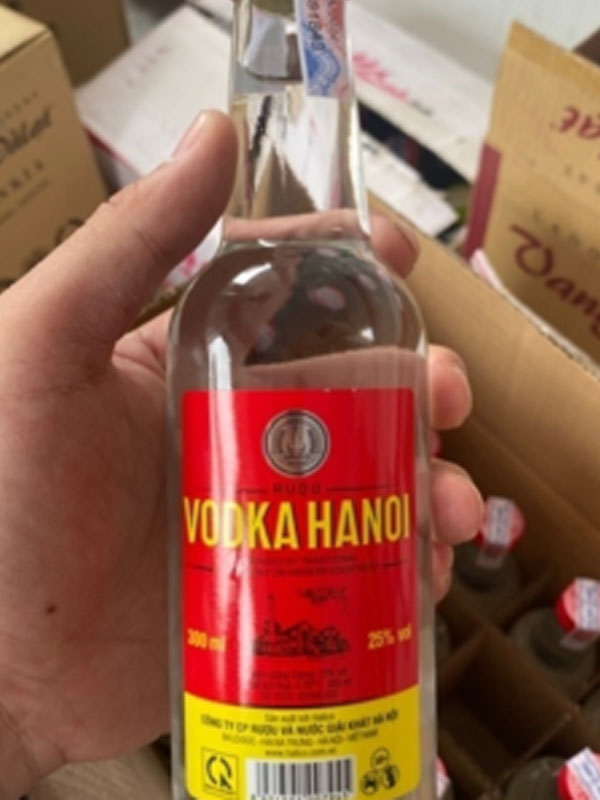 vodka hn 300ml nhãn nhãn đỏ 25%