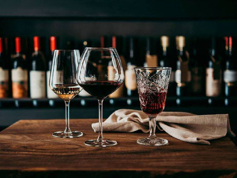 mua rượu vang giá rẻ hà nội: cửa hàng nào uy tín?